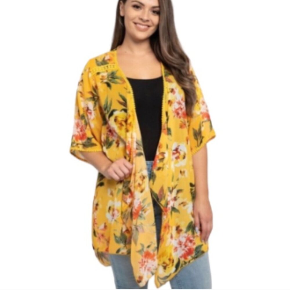 Emory Park Landy‎ Kimono with Lace Crochet Trim – Size Medium